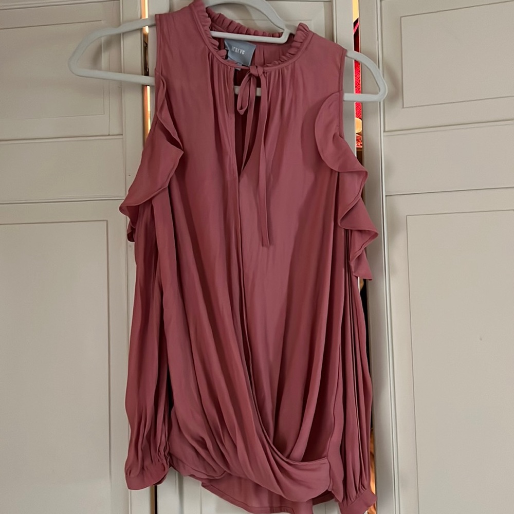 XS cold shoulder top